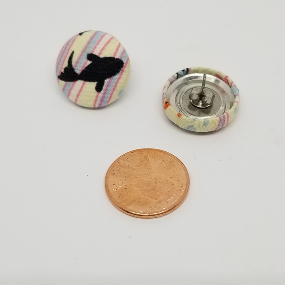 💥3for15! Adorable Fabric Button Earrings Koi Fish - Picture 2 of 2